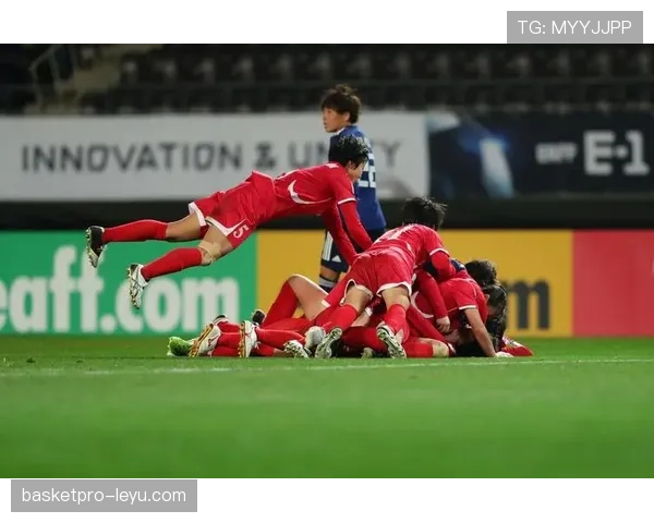 多萨里创新射门技惊四座,助球队斩获关键胜利 多萨里创新射门技惊四座,助球队斩获关键胜利