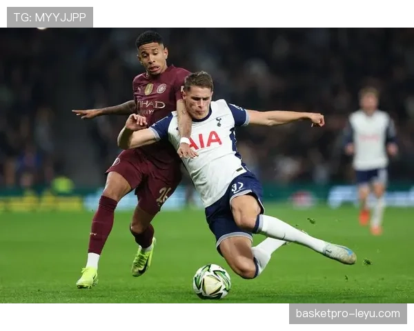 宫殿队新赛季表现稳健，持续提升剑指英超佳绩