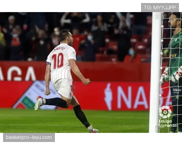 西甲红白鹦鹉近期表现稳健，强劲实力助力巩固积分榜位置